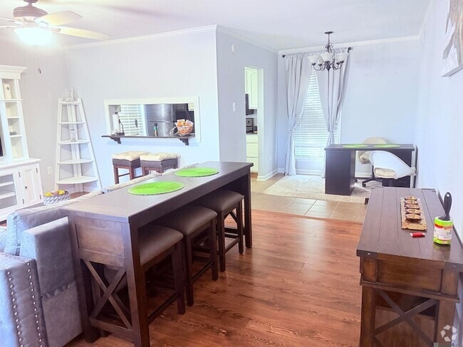 Building Photo - 10296 W Winston Ave Unit 8 Rental