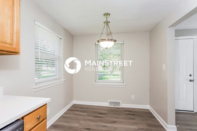 3 Bedroom Pet-Friendly Home in LOUISVILLE, KY with Main Street Renewal