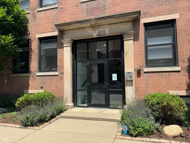 Photo - 312 E 13th St Unidad 5