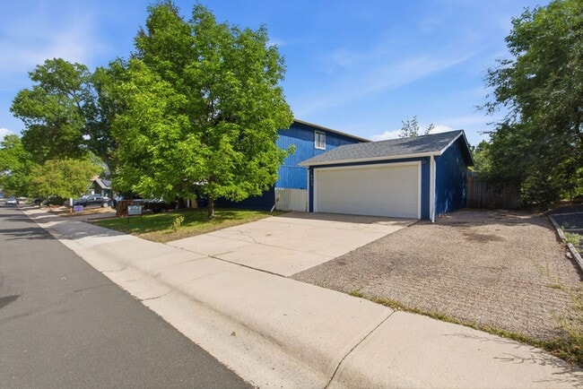 Photo - 2013 Devonshire Dr