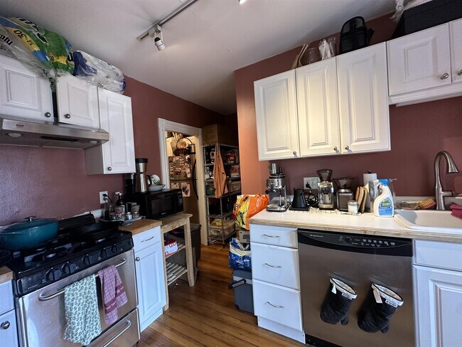 Photo - 57 Waterhouse St Unit 3