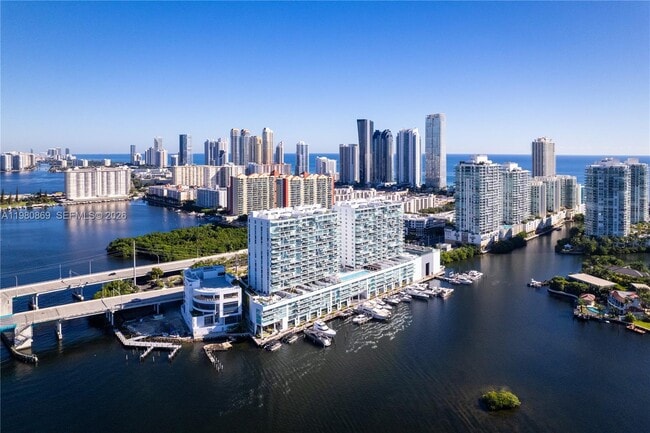 Building Photo - 400 Sunny Isles Blvd Unit 2019