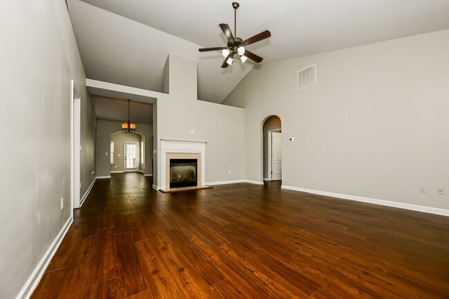 Photo - 292 Monarch Village Way