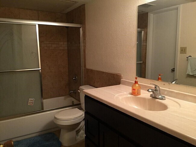 Photo - 527 Jeff Davis Dr