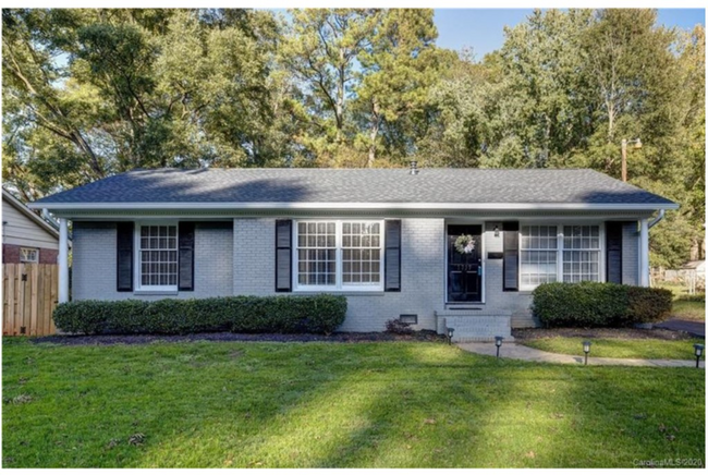 Photo - 1737 Archdale Dr House