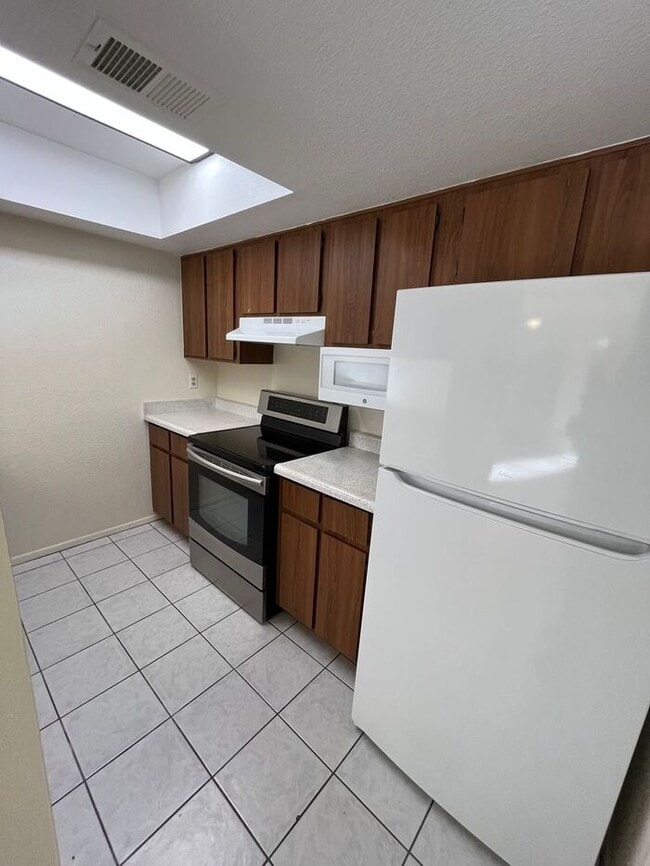 Photo - 1201 S McClintock Dr