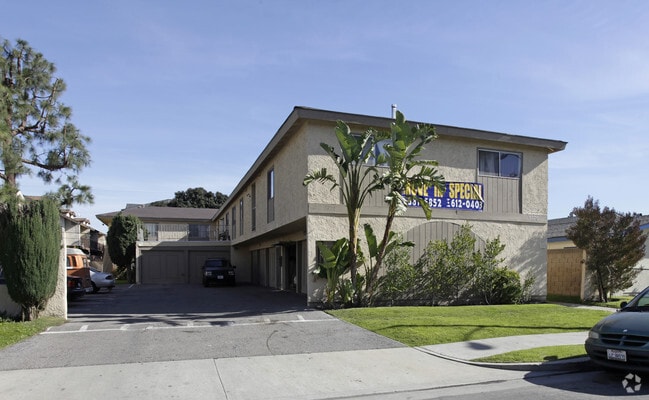 Building Photo - 5776 Rostrata Avenue