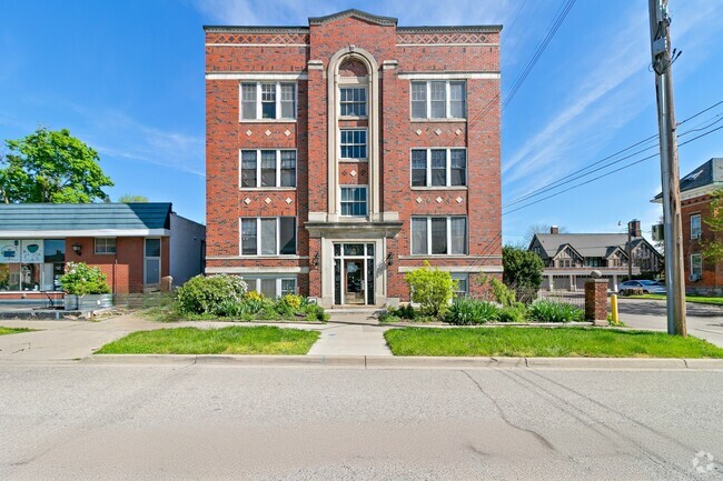 Building Photo - 108 Washtenaw Ave Rental