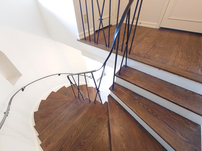 Photo - 3222 E Hampshire St