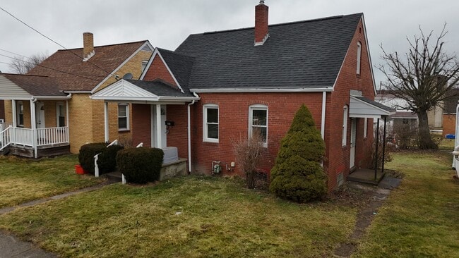 Photo - 2102 McLean St