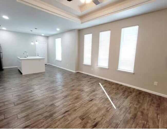 Photo - 1304 Petri Dr