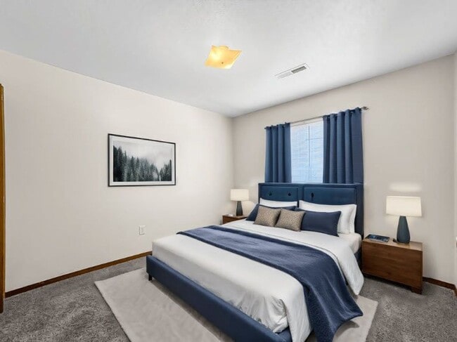 Photo - Forum at Lincoln Apartments