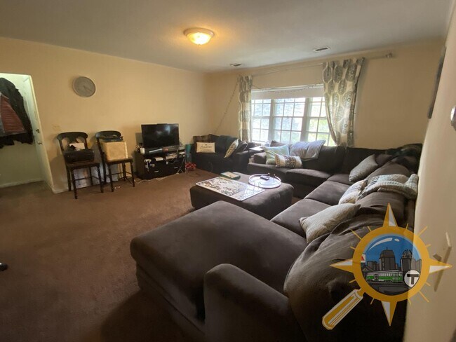 Photo - 14 Lake Shore Ct Apartment Unit 3