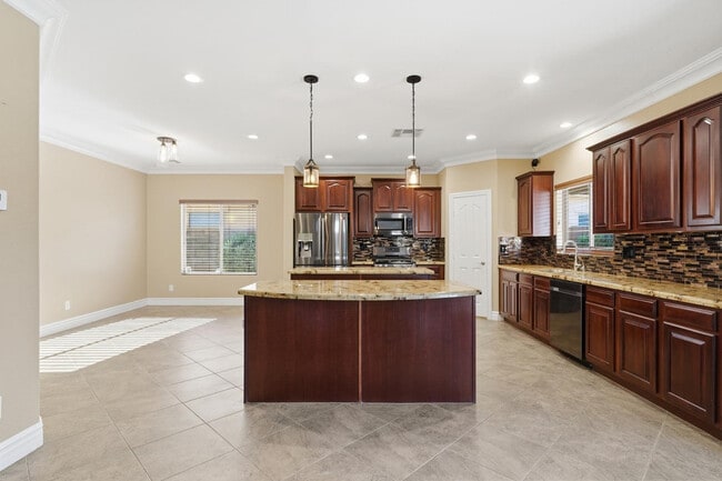 Photo - 16809 W Magnolia St