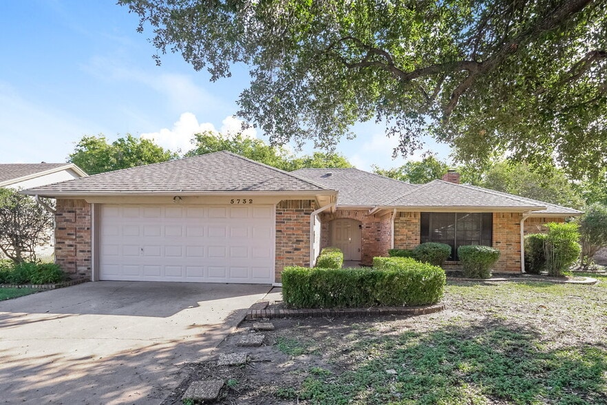 5732 Bermuda Dr