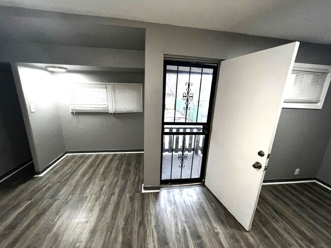 Photo - 709 N Laramie Ave