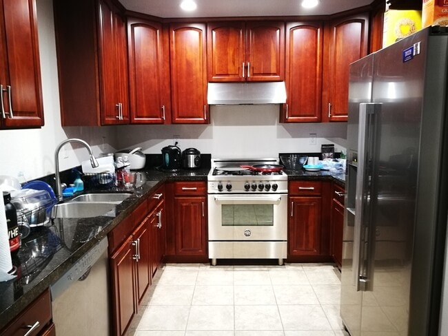 Photo - 575 Piazza Dr