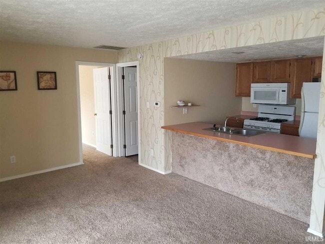 Photo - 1206 S College Mall Rd