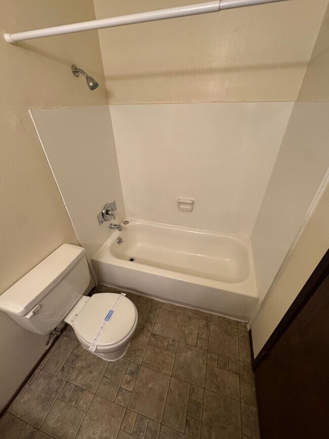 Photo - (HMA) Lancaster Fourplex - 1 Bedroom / 1 Bathroom w/ Carport Unidad 3232-1