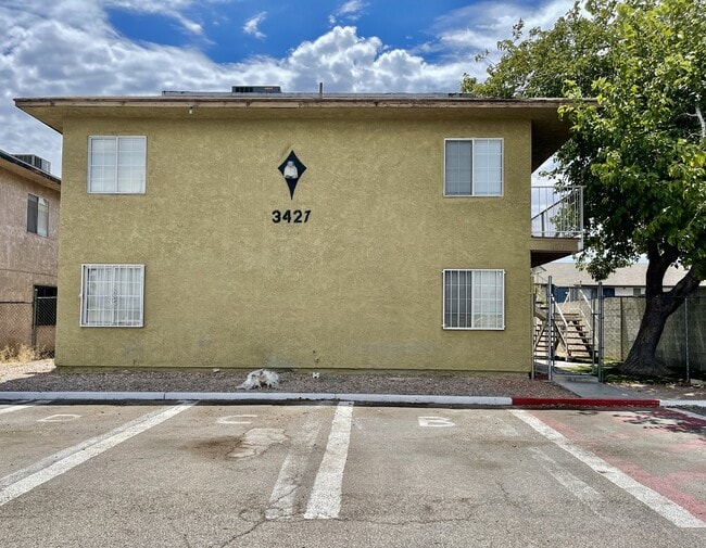 Building Photo - DOWNSTAIRS CONDO | RECENLY REHABBED 2 BEDROOM 1 BATH | ACROSS FROM CSN CHEYENNE Unit #A