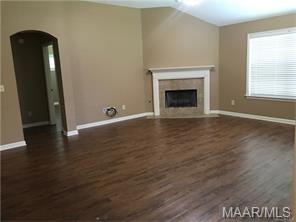3912 Claiborne Cir