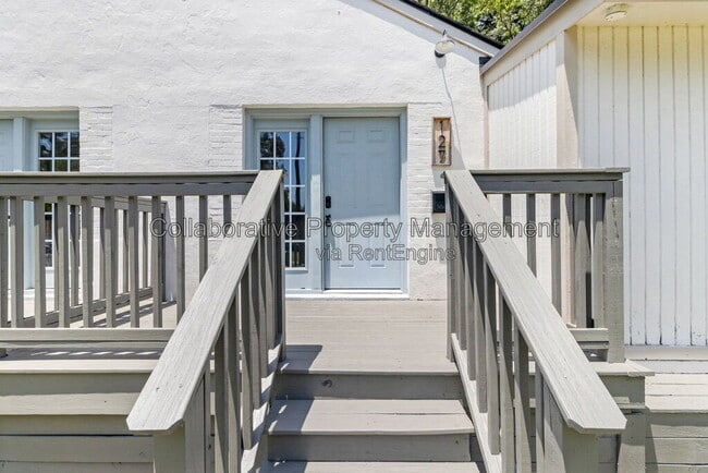 Photo - 127 Hibiscus Ave
