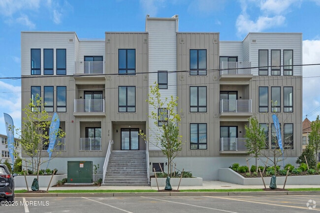 Building Photo - 218 3rd Ave Unit 201 Rental