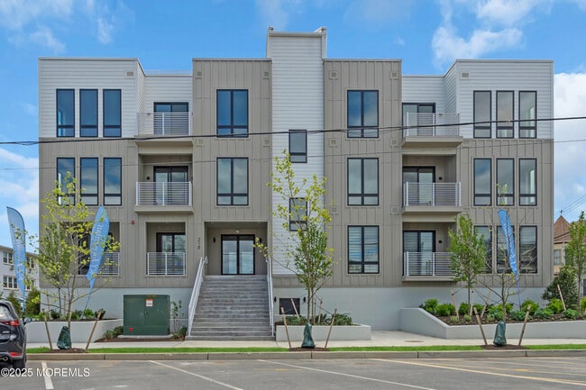 Building Photo - 218 3rd Ave Unit 201 Rental