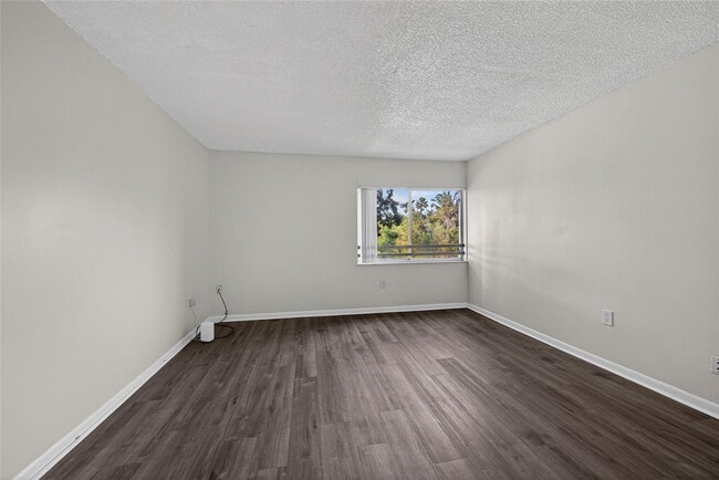 Photo - 711 N Pine Island Rd Unit 319