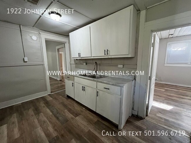 Photo - 1922 Johnson St