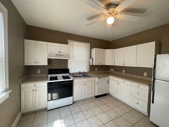 Photo - 3846 Ridge Ave Unit B