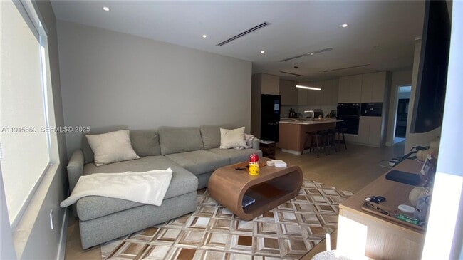 Photo - 1277 SW 19th St