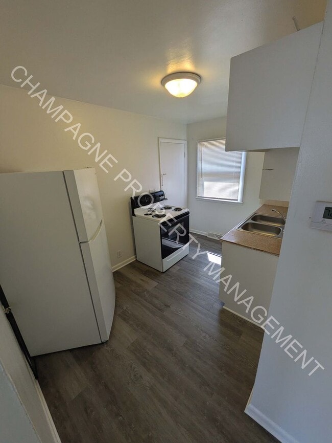 Photo - 701/703 Deweese St Unit 701