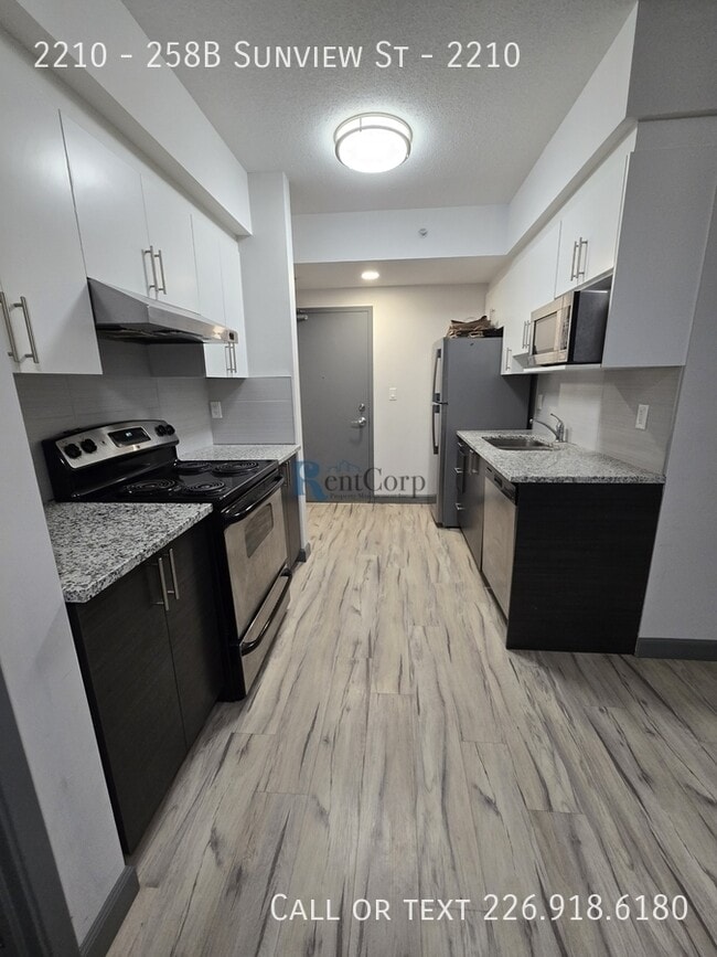 Building Photo - 258B-258B Sunview St