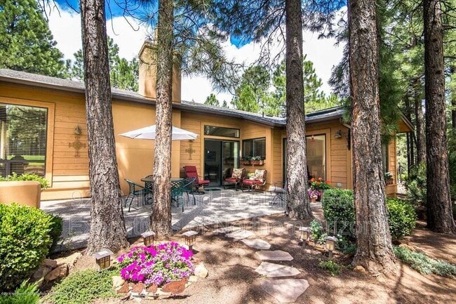 Photo - 1740 N Doral Way