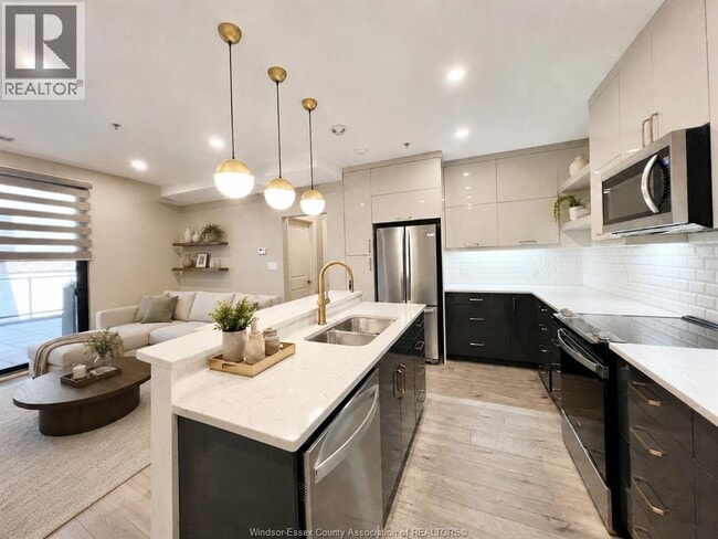 Photo - 531 Pelissier St Unit 203