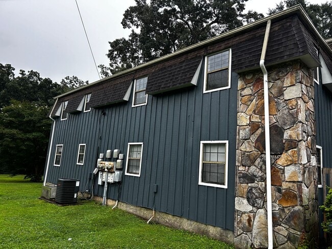 Building Photo - 32 S Germantown Rd Unit 3