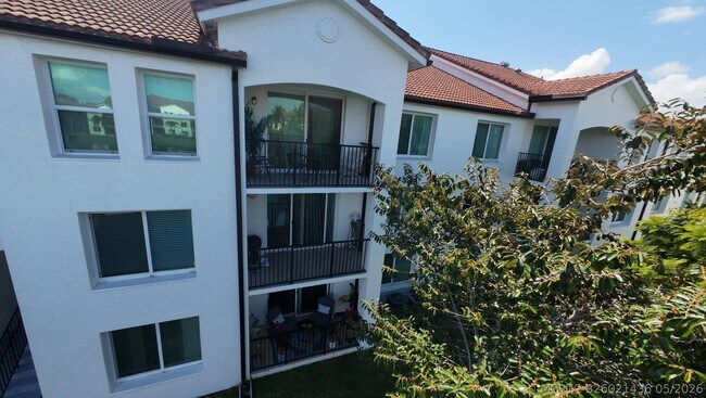 822 Villa Cir
