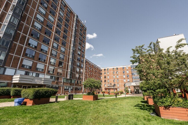 Photo - 798 Richmond Street West Unit 220