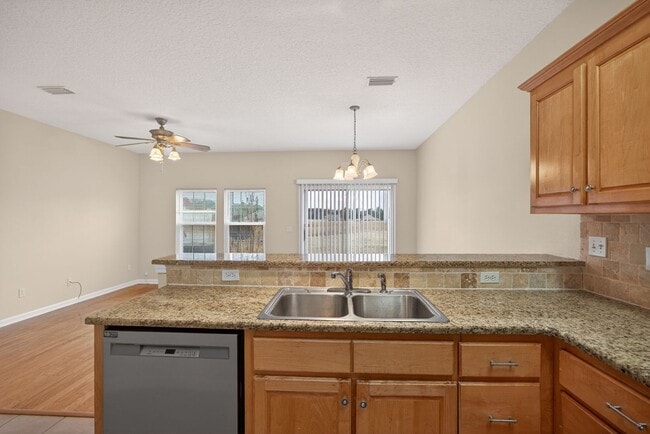 Photo - Beautiful Townhome in Biscayne Bay!