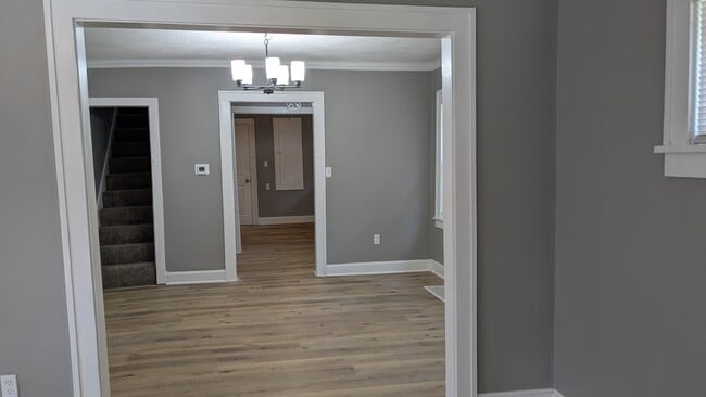 Photo - 1916 E 55th St