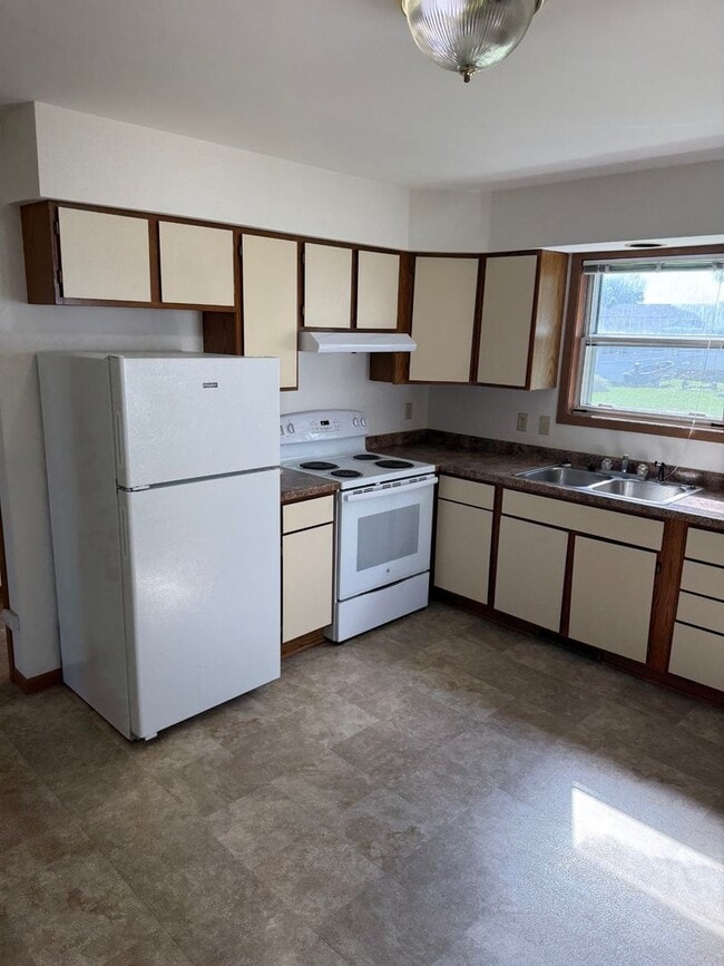 Building Photo - 510/512 Pheasant Drive Unit 512 Rental