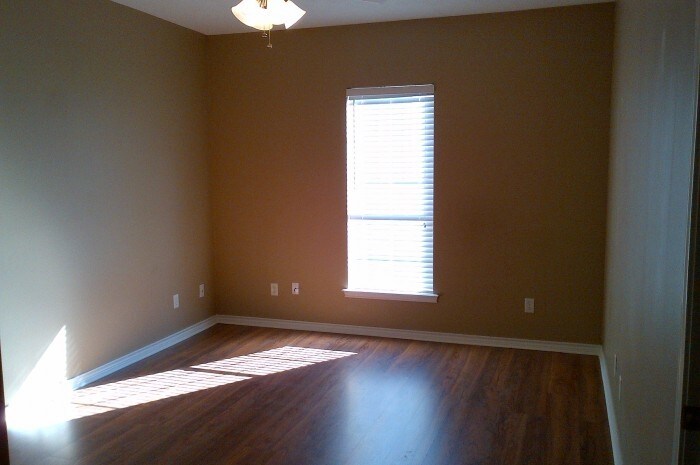 Photo - 450-480 10th St