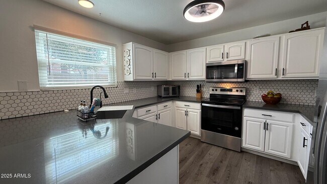 Photo - 22461 W Woodlands Ave