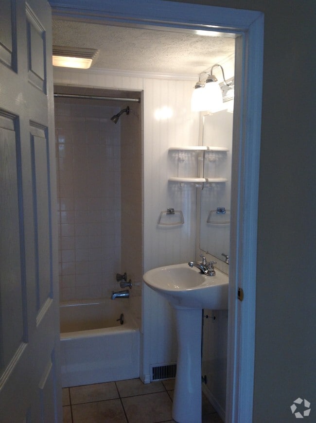 Building Photo - 619 Maryland Ave Unit 619.5 Rental