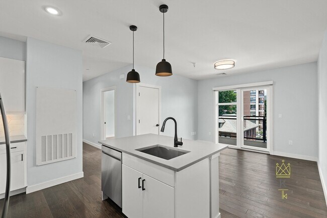 Photo - 54 Auburn St Unit 400