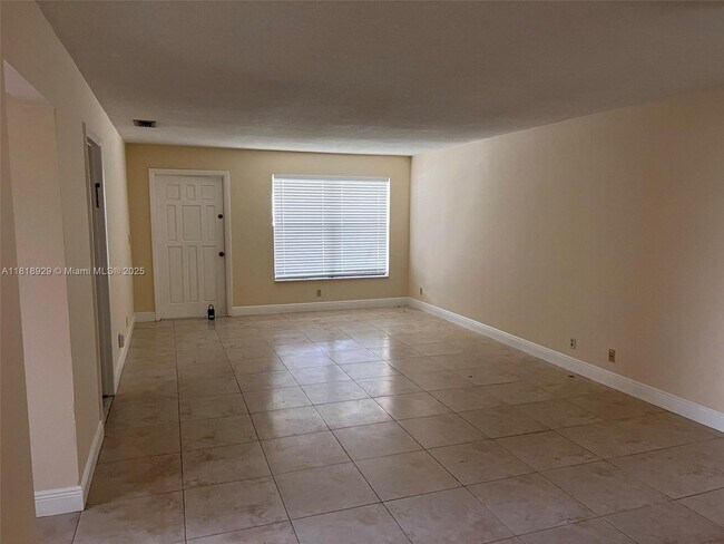 Photo - 1376 NW 93rd Ter Casa