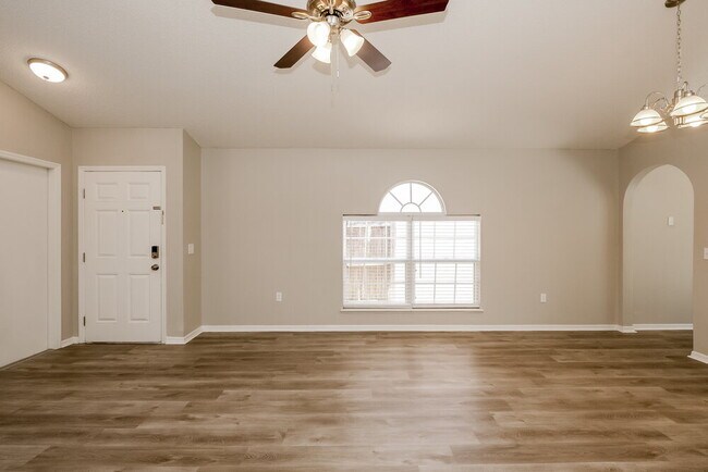 Photo - 10613 Opus Dr