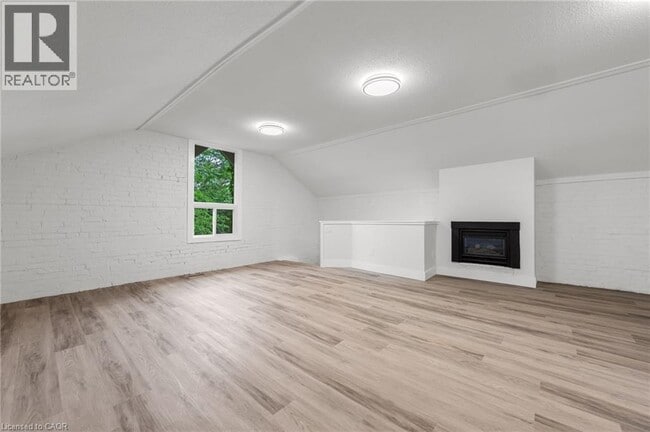 Photo - 22 Stirton St