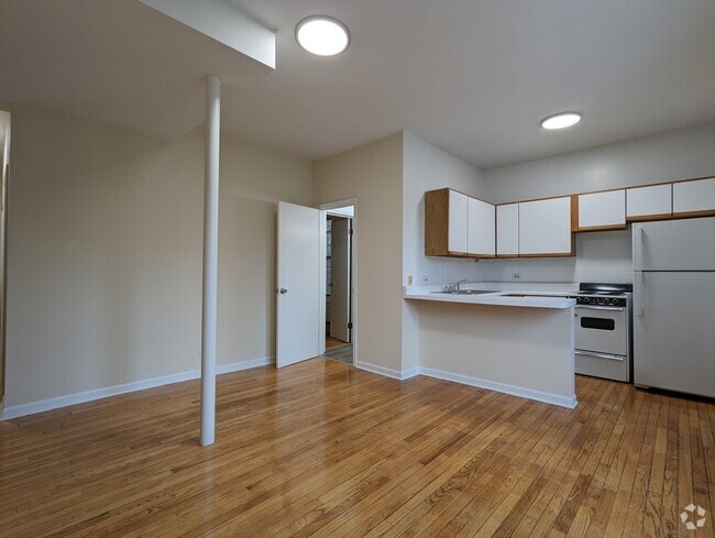 Building Photo - 633 W Barry Ave Rental